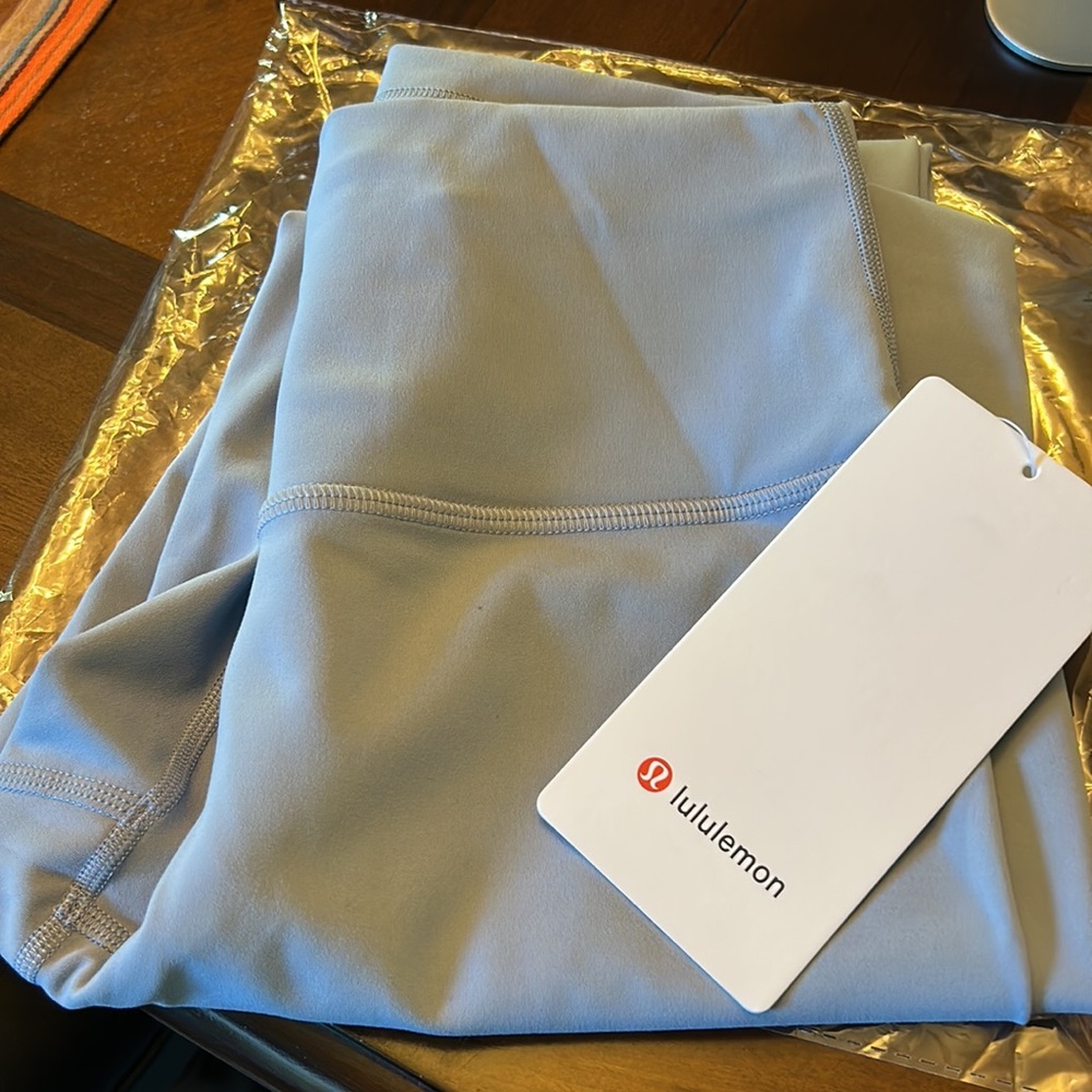 NWT Lululemon Wunder Train High Rise Tight 28” inseam Size 8 Color Chambray - Picture 8 of 8